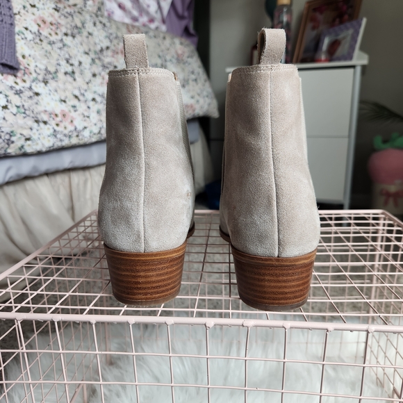 SZ 9.5 Marc Fisher Light Grey Ankle Booties - Picture 4 of 14